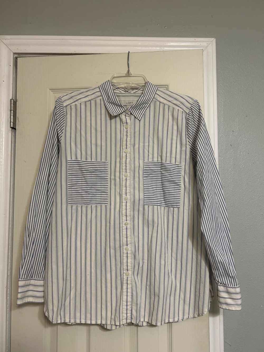 🦉3for$10 Moving🚚Sale Loft blue white stripe shirt